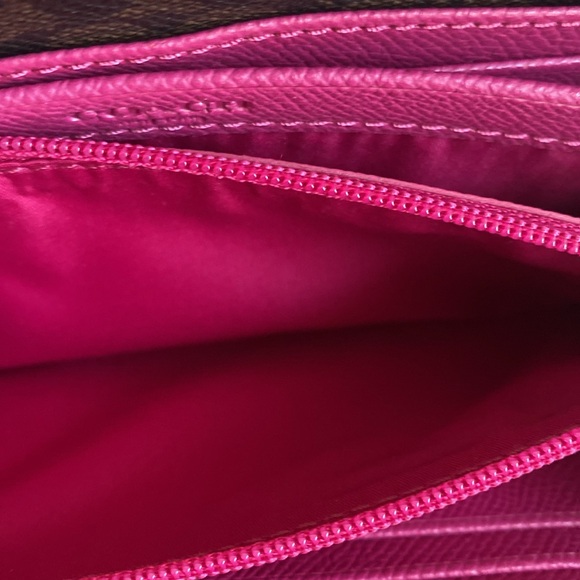 COACH 🩷PINK🩷 CROSSGRAIN LEATHER ACCORDION ZIP AROUND WALLET 🌟EUC🌟 - Picture 15 of 17
